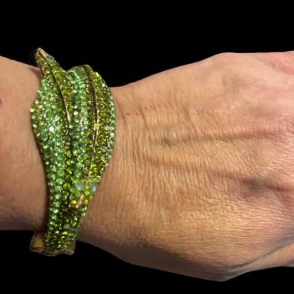 Unique Brass & Green Leaf Rhinestone Vintage Cuff Bracelet - Picture 7 of 15